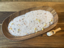 Load image into Gallery viewer, Focus